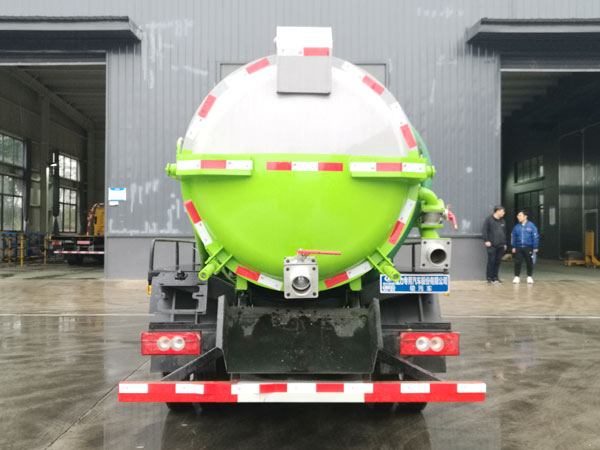 程力威牌CLW5070GXWB6型吸污車 程力威牌CLW5070GXWB6型吸污車