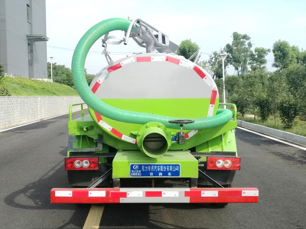 程力威牌CLW5040GXEB6型吸糞車 程力威牌CLW5040GXEB6型吸糞車