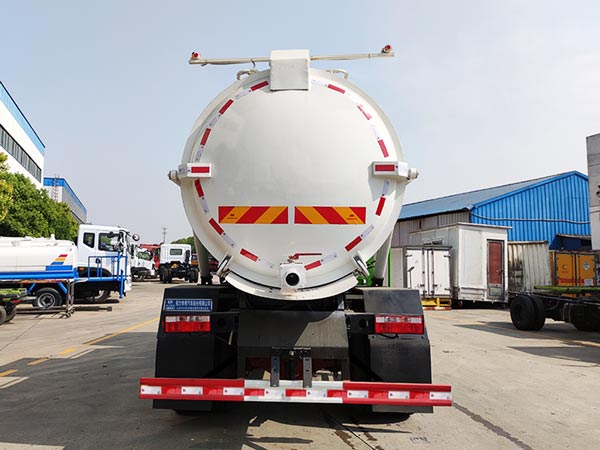 程力威牌CLW5180TCA6型餐廚垃圾車 程力威牌CLW5180TCA6型餐廚垃圾車