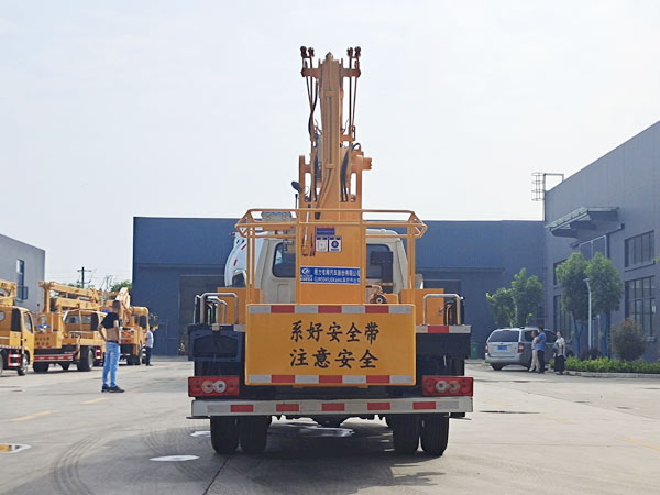程力威牌CLW5041JGK6HX型高空作業車 程力威牌CLW5041JGK6HX型高空作業車