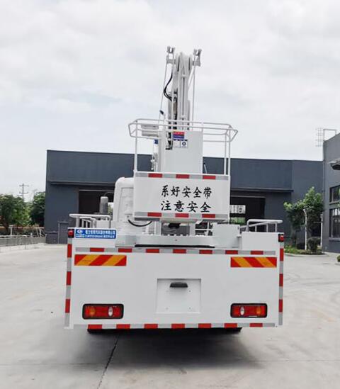 程力威牌CLW5120JGK6HX型高空作業車 程力威牌CLW5120JGK6HX型高空作業車
