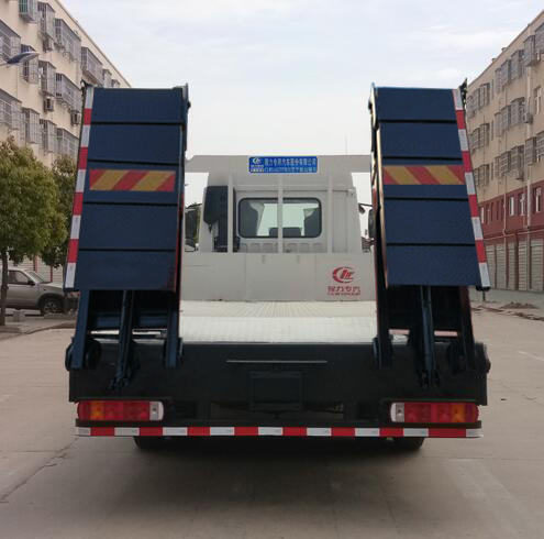 程力威牌CLW5162TPBC6型平板運(yùn)輸車 程力威牌CLW5162TPBC6型平板運(yùn)輸車