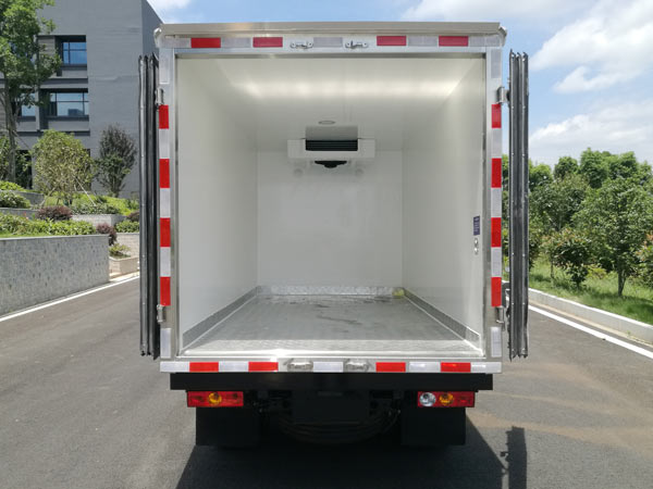 程力威牌CLW5031XLCB6型冷藏車 程力威牌CLW5031XLCB6型冷藏車
