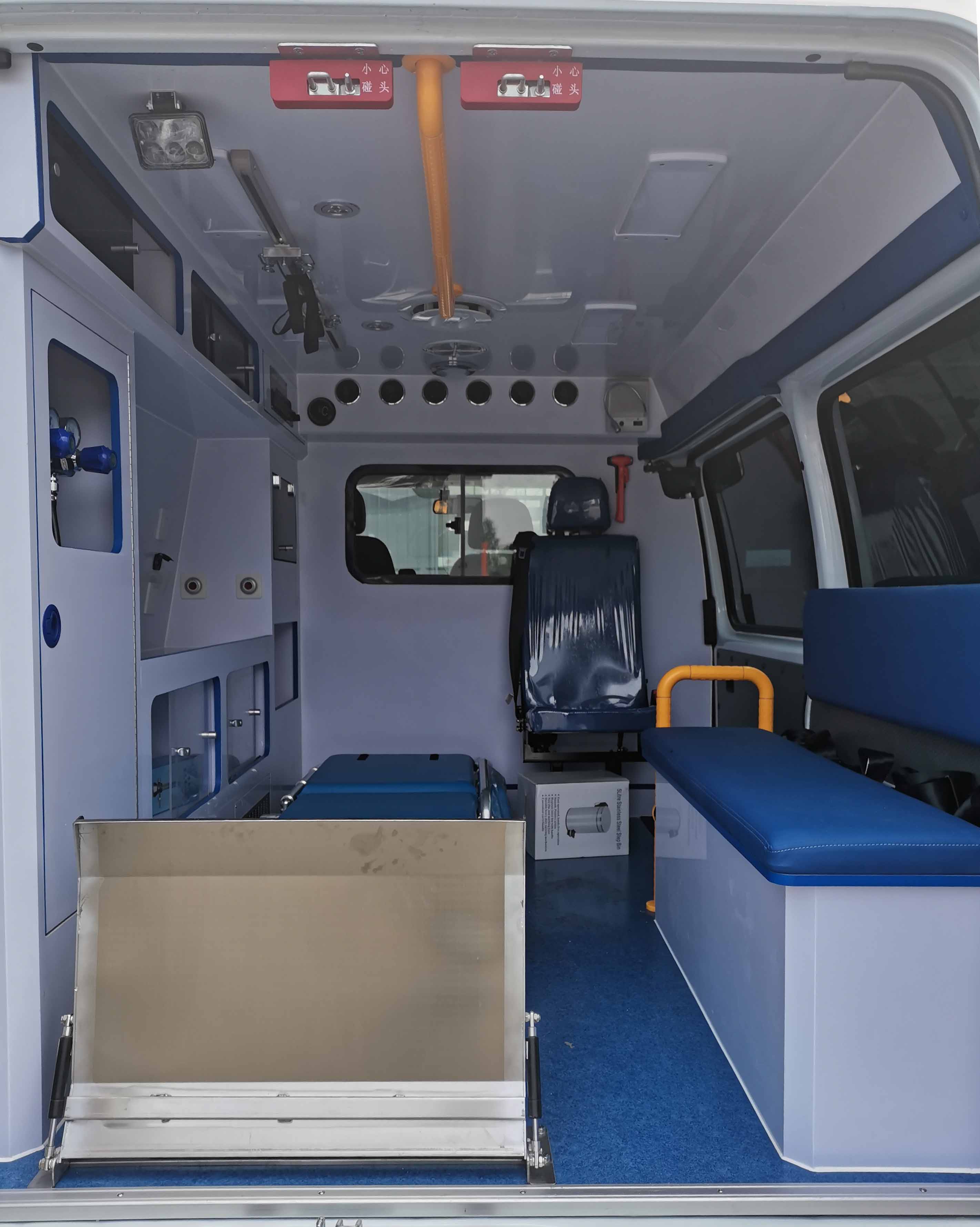 程力牌CL5046XJH6YS型救護(hù)車(chē) 程力牌CL5046XJH6YS型救護(hù)車(chē)