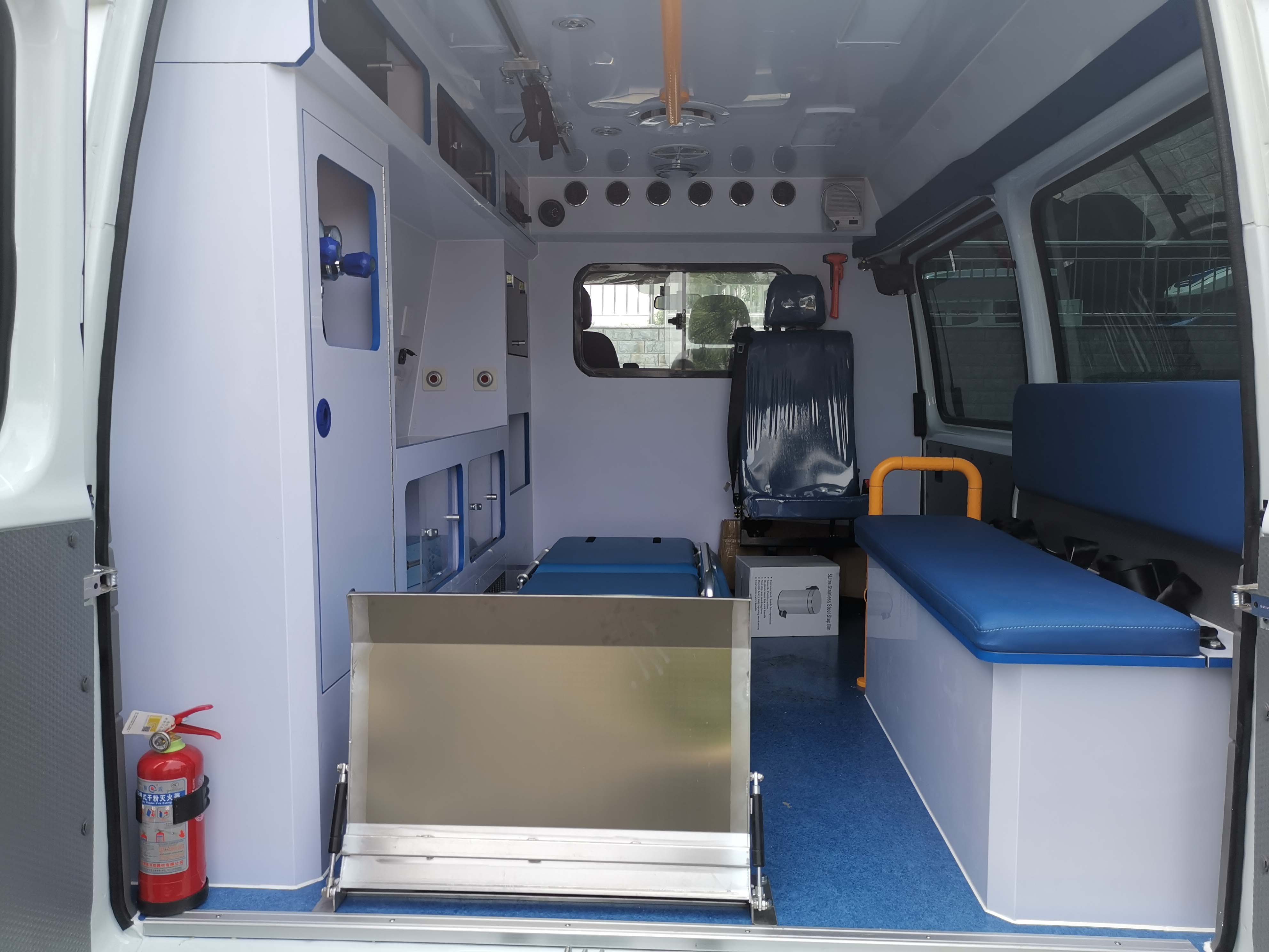 程力牌CL5043XJH6YS型救護車 程力牌CL5043XJH6YS型救護車